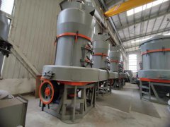 膨潤土加工工藝有哪些？一臺(tái)膨潤土磨粉機(jī)多少錢？